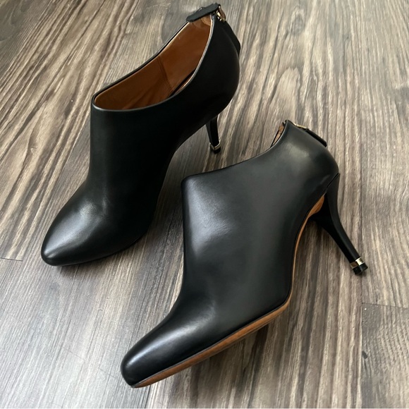 Givenchy Black Calf Leather Ankle Booties - Picture 1 of 16